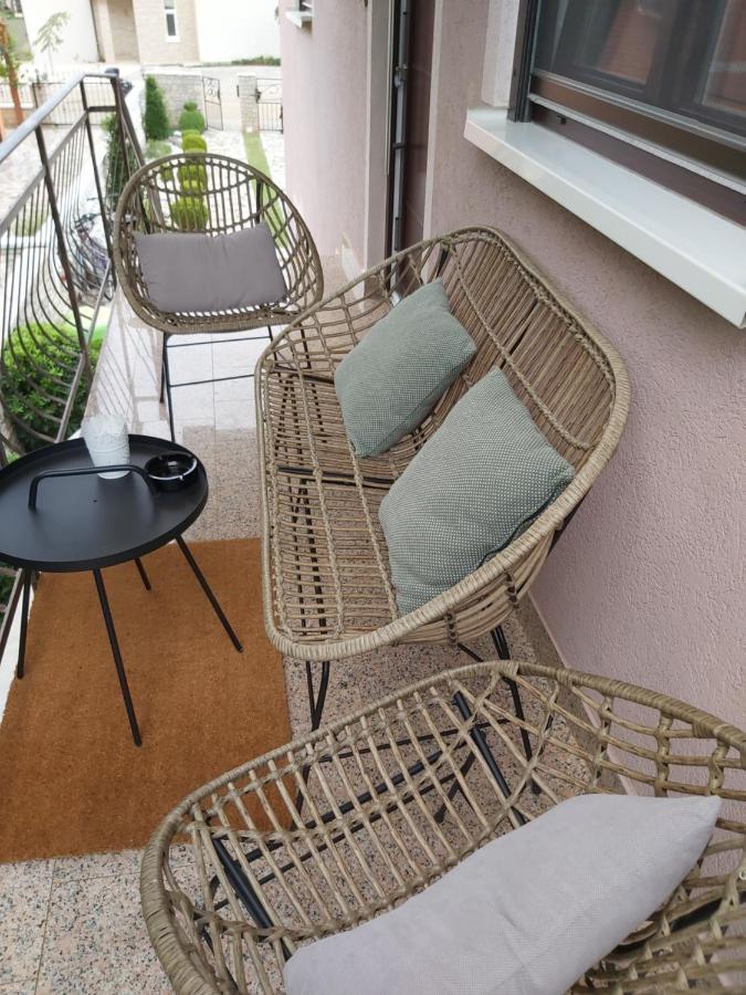 Ferienwohnung Mit 2 Schlafzimmer Oder Studio Apartment - Istrien-Fiorini Brtonigla Bagian luar foto