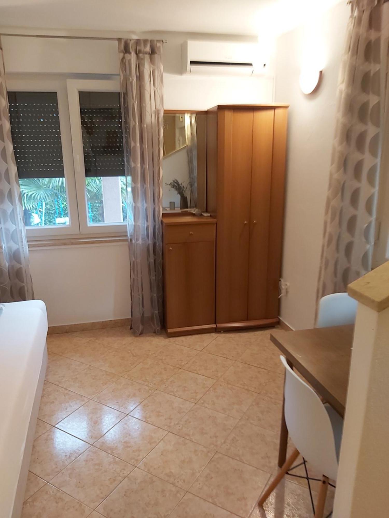 Ferienwohnung Mit 2 Schlafzimmer Oder Studio Apartment - Istrien-Fiorini Brtonigla Bagian luar foto