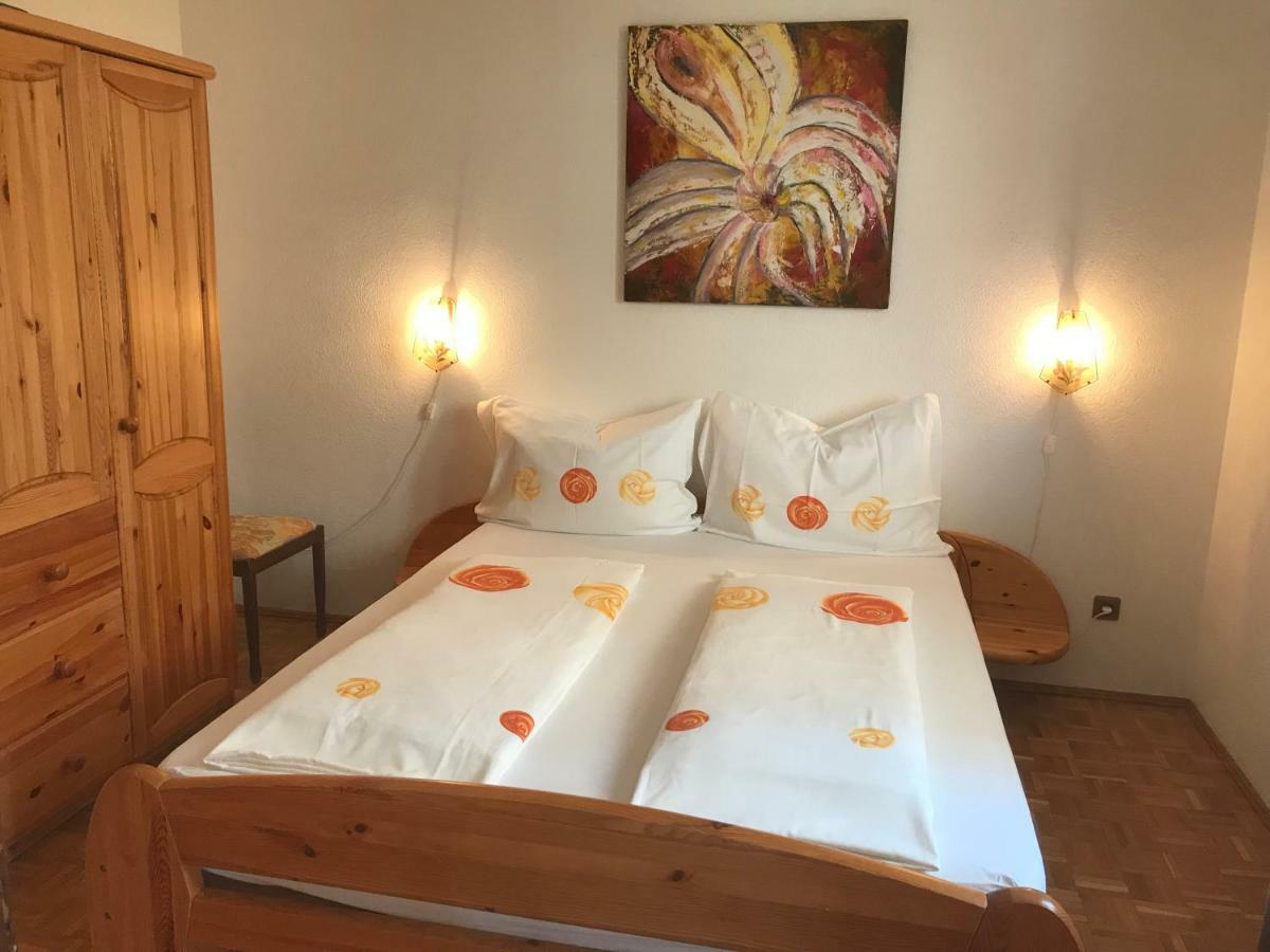 Ferienwohnung Mit 2 Schlafzimmer Oder Studio Apartment - Istrien-Fiorini Brtonigla Bagian luar foto