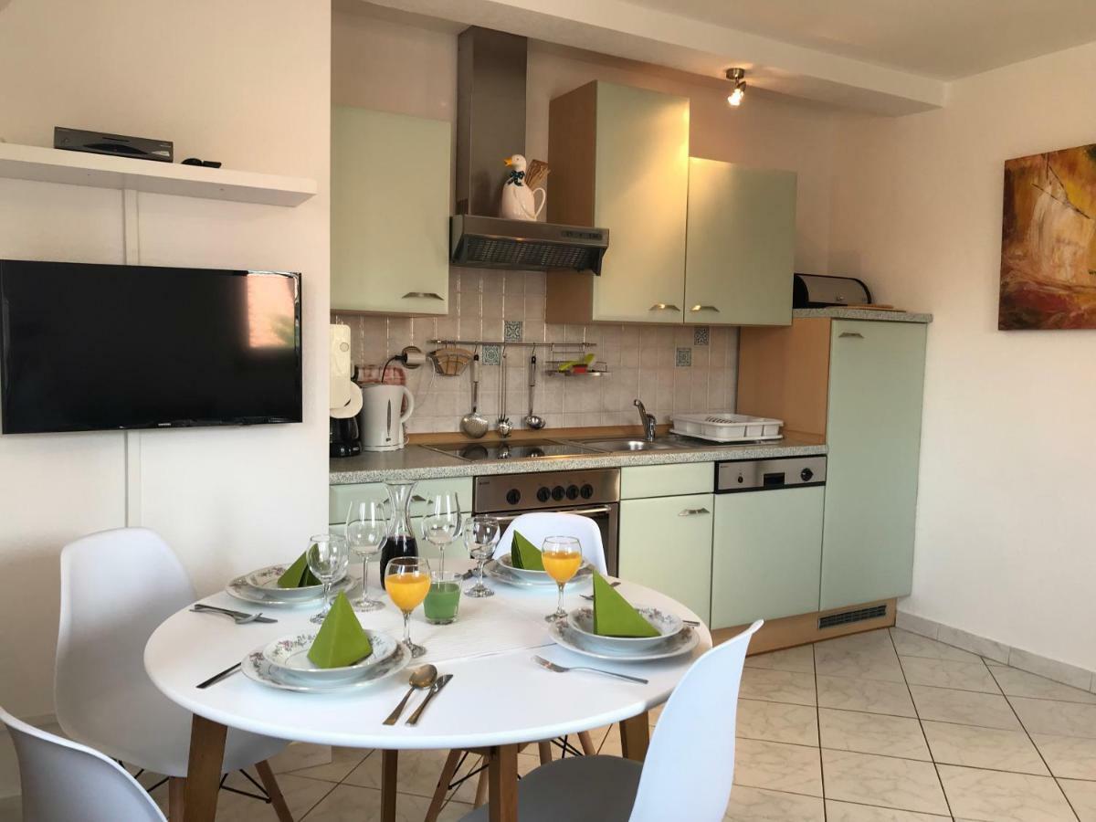 Ferienwohnung Mit 2 Schlafzimmer Oder Studio Apartment - Istrien-Fiorini Brtonigla Bagian luar foto